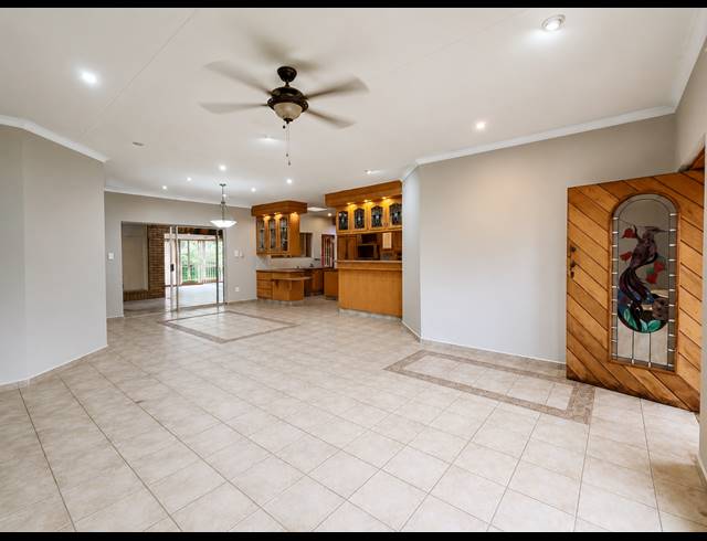 3 BEDROOM TOWNHOUSE FOR SALE IN THREE RIVERS